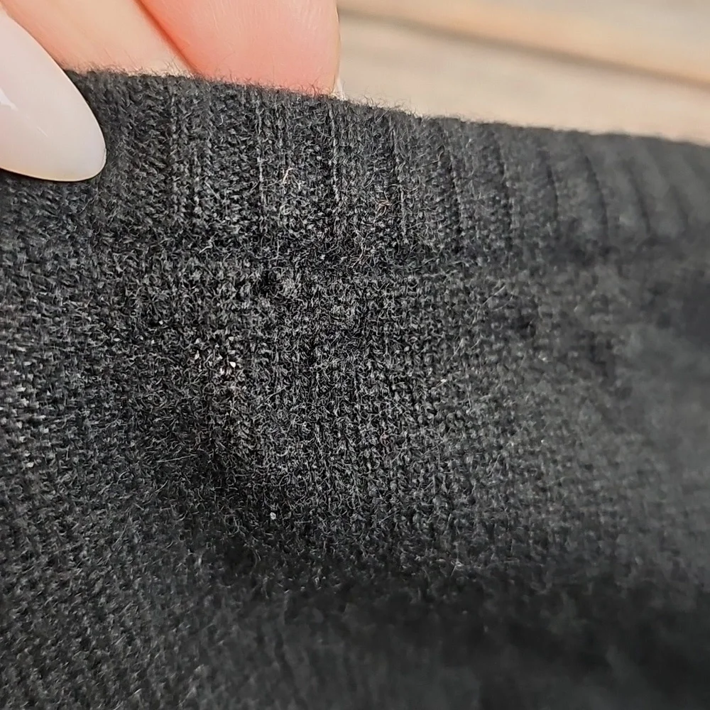 J. CREW 100% 2-PLY CASHMERE BLACK LONG SLEEVE BUTTON-UP CARDIGAN *WITH FLAW* - Picture 12 of 16